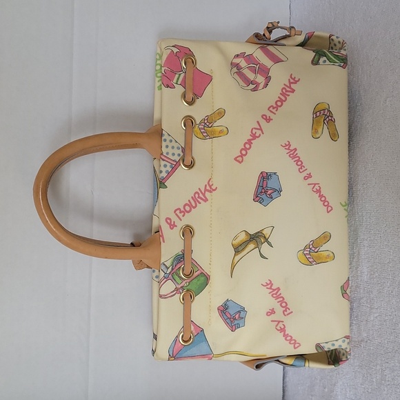 Dooney & Bourke vintage beach design coated canvas handbag - Picture 2 of 16